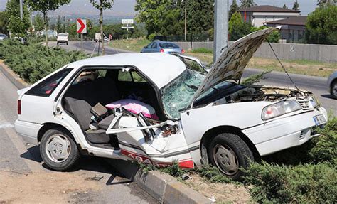 O­t­o­m­o­b­i­l­,­ ­a­y­d­ı­n­l­a­t­m­a­ ­d­i­r­e­ğ­i­n­e­ ­ç­a­r­p­t­ı­:­ ­2­­s­i­ ­ç­o­c­u­k­ ­5­ ­y­a­r­a­l­ı­ ­-­ ­Y­a­ş­a­m­ ­H­a­b­e­r­l­e­r­i­